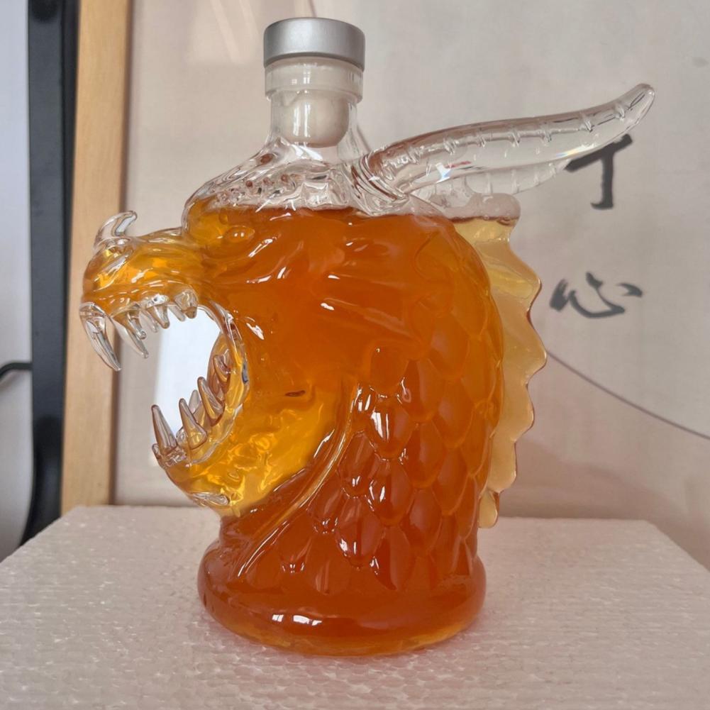 Glass Decanter Whiskey - ワインボトル用グラス 320ml。シリコン製の栓が付いた、ドラゴンヘッド型のウイスキーデキャンタ。バーボン用の320mlのグラス製リキュールディスペンサー。